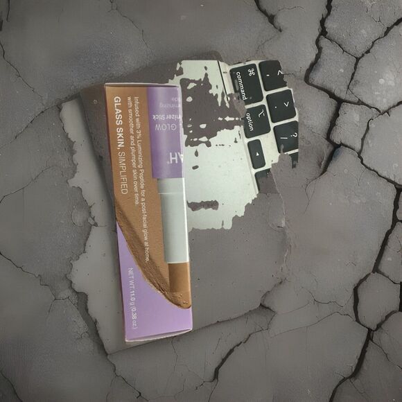 Joah Crystal Glow Tinted Luminizer Stick MW020 light to medium Full Size Sealed - Picture 5 of 5